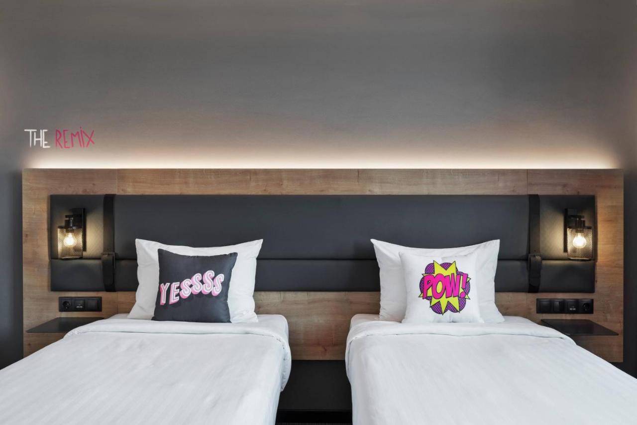 Moxy Old Town Hotel 3*