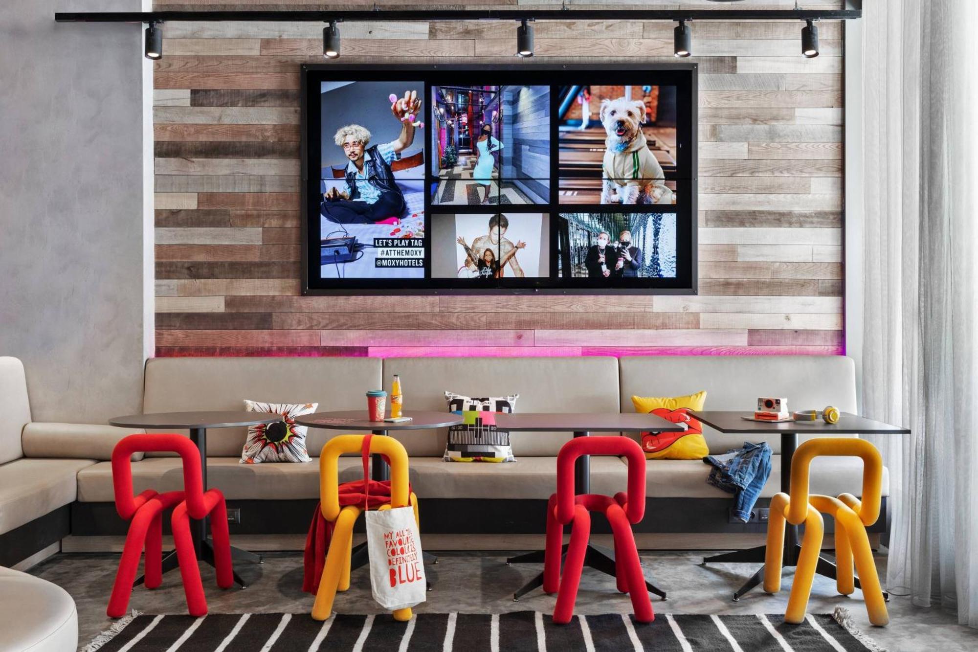 Moxy Old Town Bucureşti