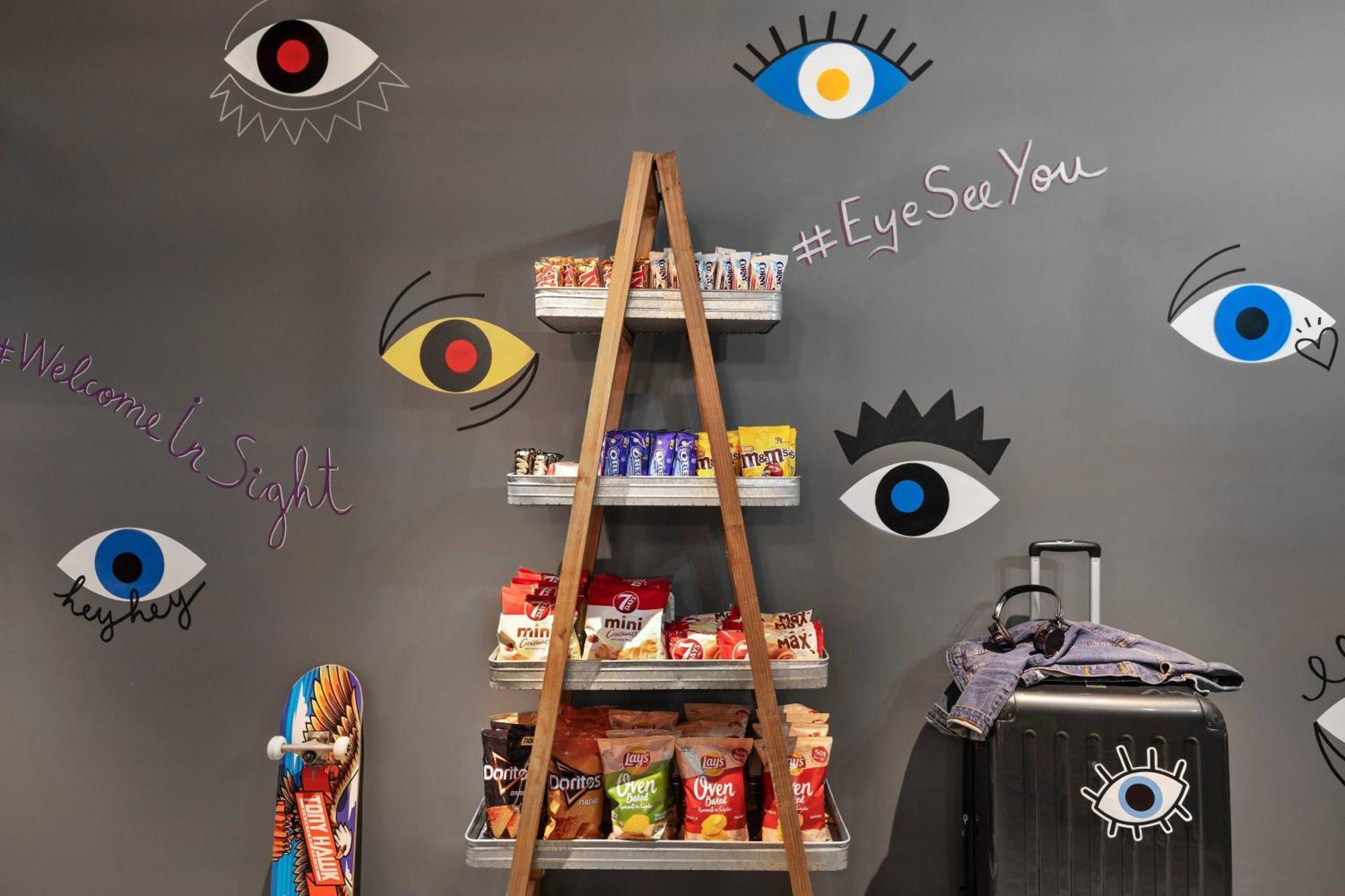 Hotel Moxy Old Town 3*