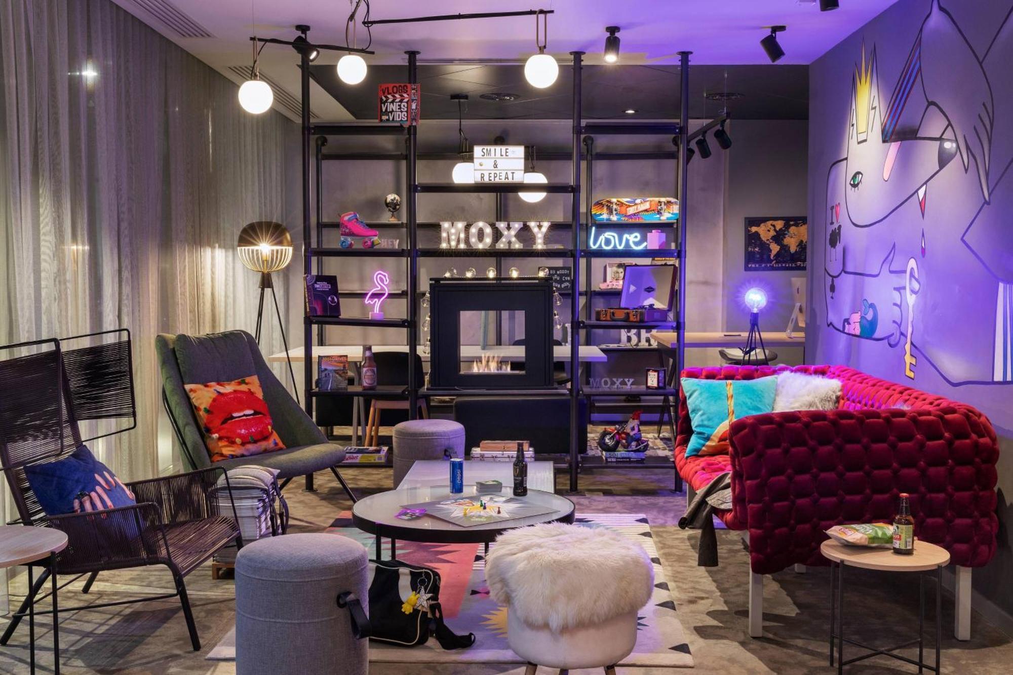 Moxy Old Town Hotel 3*